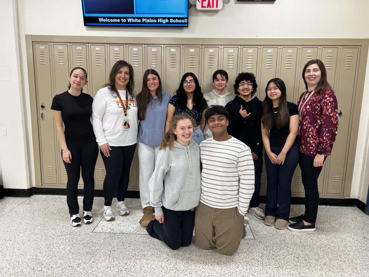 Class of 2025 student government from  left to right (back): publicist Isabella Henriquez, advisor Marlena Simmons, secretary Ella Kincheloe, secretary Emily Portillo, treasurer Jack Reidy, Vice President Jesse Aragon, treasurer Holly Hormtrakul, advisor Dena Pallogudis. (front) presidents Sydney Brumberg and Lance Anthony