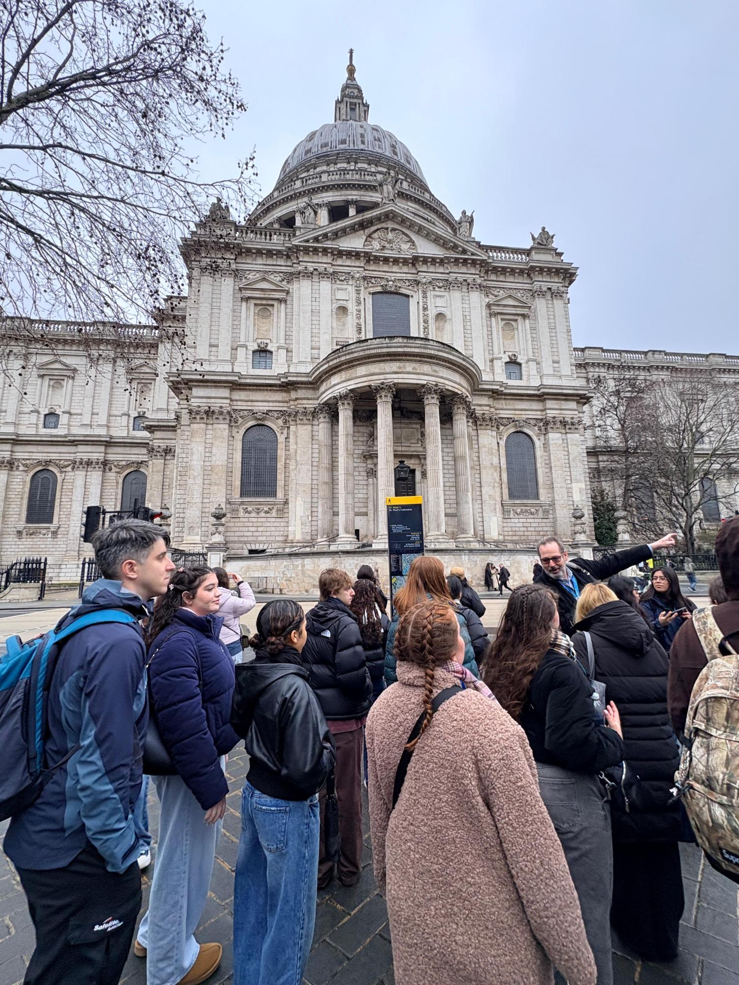 WPHS Juniors and Seniors Travel to Paris and London