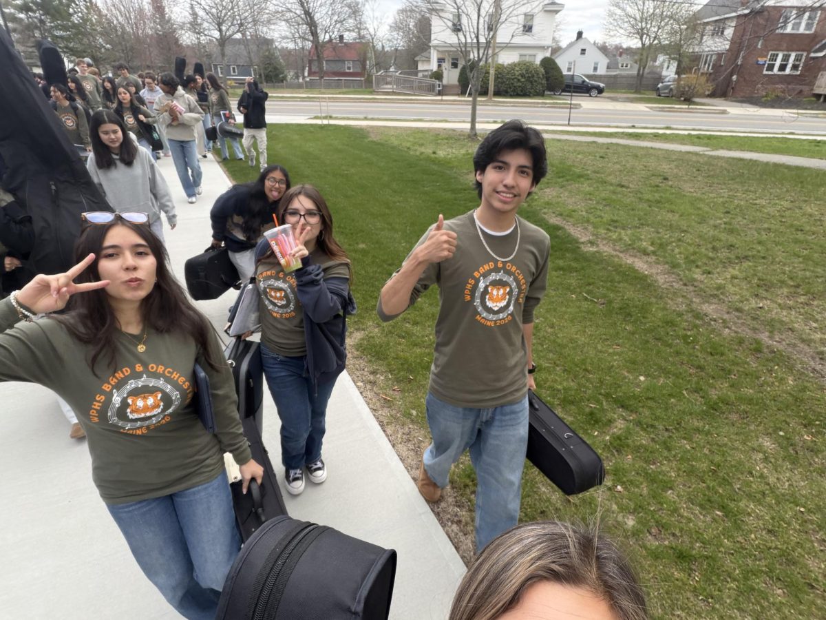 Students taking a tour at the University of Southern Maine.